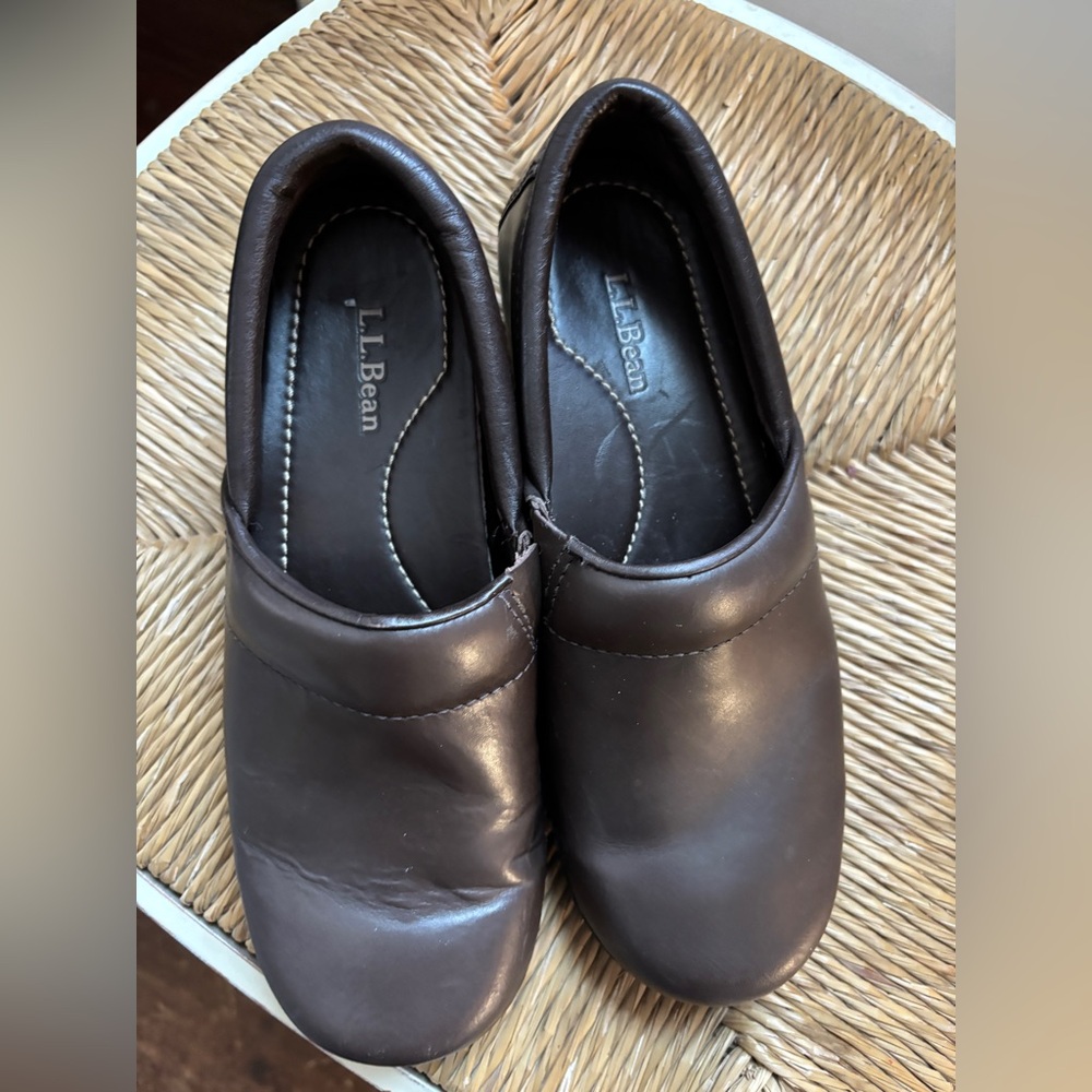 L.L. Bean Women’s Leather Clogs - size 7 chocolate brown